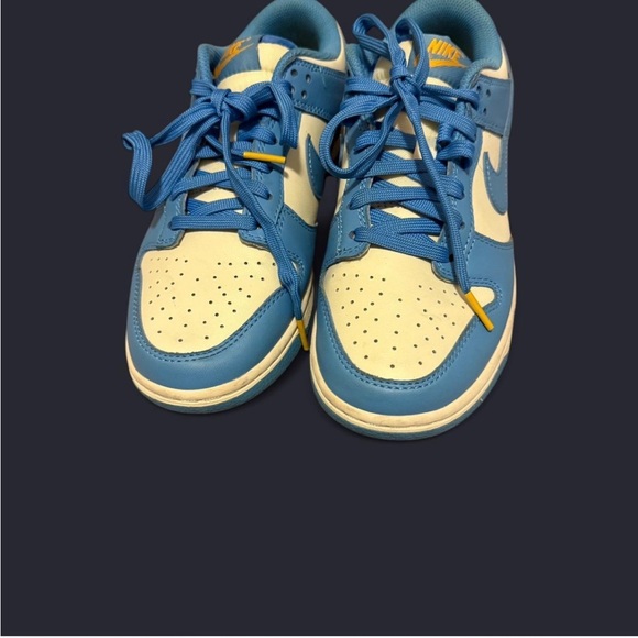 Dunks - Picture 3 of 4